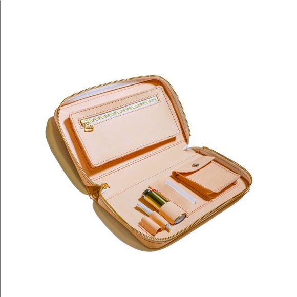 Alterior Design For Mister Green - Ceremony Case - Picture 2 of 5